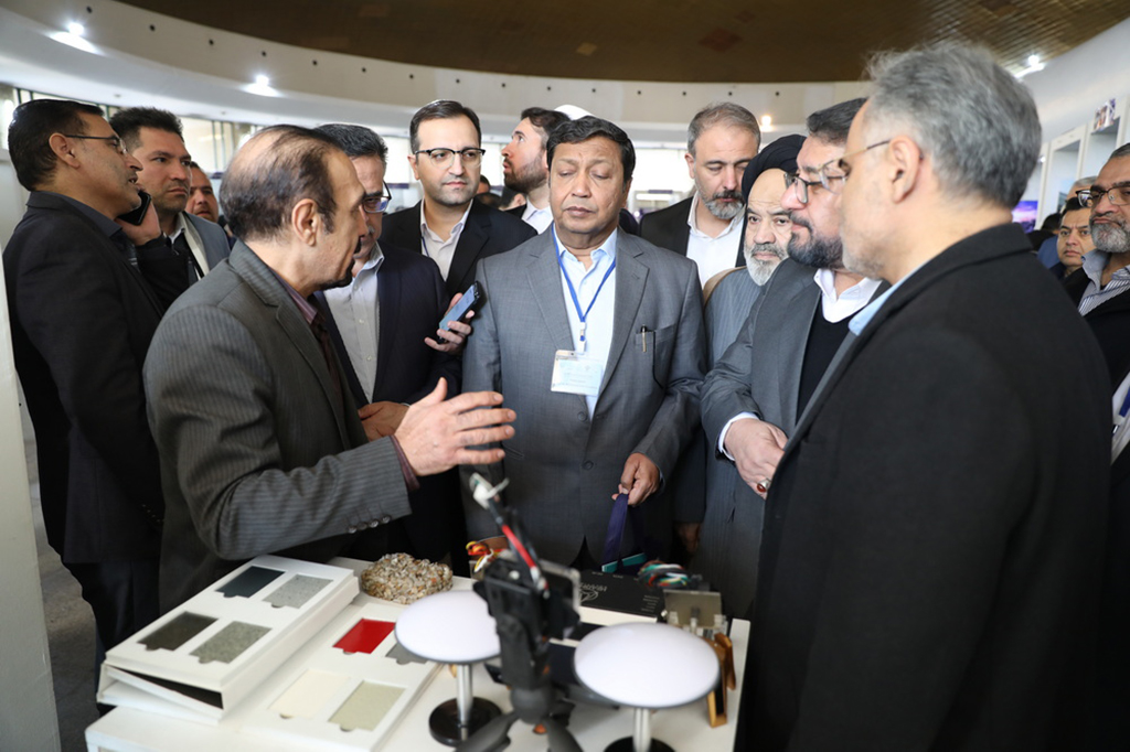 Exposition de la coopération scientifique et technologique tenue lors de la quatrième Assemblée générale de CINVU par les efforts de l'ISMI
