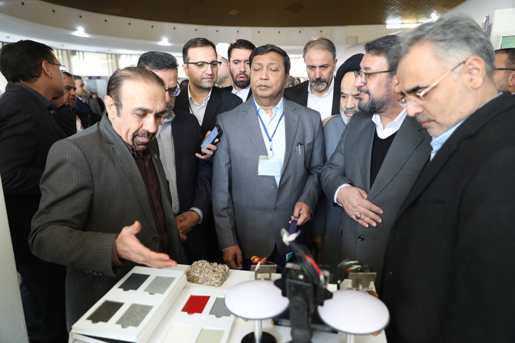 Exposition de la coopération scientifique et technologique tenue lors de la quatrième Assemblée générale de CINVU par les efforts de l'ISMI